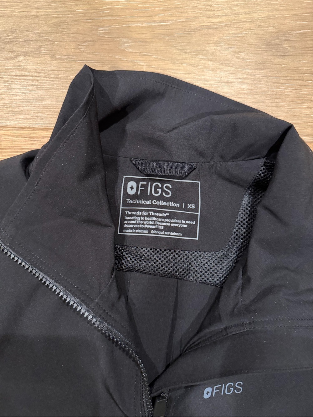 FIGS Women’s Full Zip Lightweight Scrub Jacket Size XS Black - Picture 3 of 10